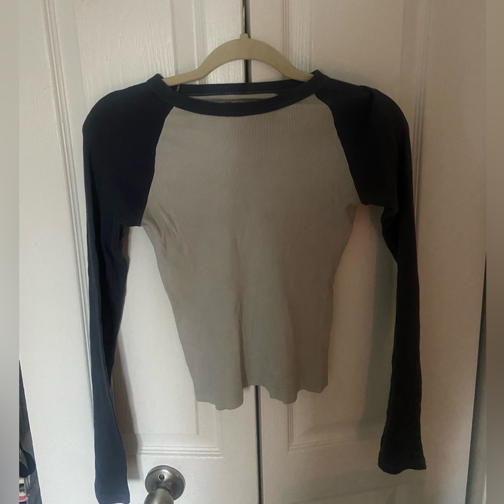 brandy melville bella top !